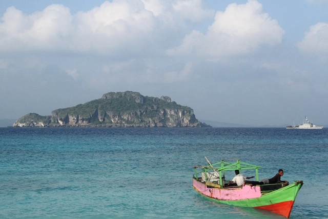 Pemindahan imigran ke Pulau Ndana butuh kesiapan fasilitas