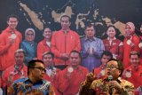 Menteri PPN/Kepala Bappenas Bambang Brodjonegoro (kanan) dan Menpora Imam Nahrawi menjadi narasumber dalam Forum Merdeka Barat 9 di Kementerian PPN/Bappenas, Jakarta, Selasa (16/10/2018). Diskusi tersebut mengangkat tema Meneropong Pasca Sebulan Asian Games 2018. ANTARA FOTO/Sigid Kurniawan/ama