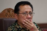 Terpidana kasus suap kuota pembelian gula impor di Perum Bulog Irman Gusman selaku pemohon mengikuti sidang peninjauan kembali (PK) di Pengadilan Tipikor, Jakarta, Rabu (17/10/2018). Sidang tersebut mengagendakan pembacaan tanggapan jaksa penuntut umum KPK terhadap permohonan PK dari mantan Ketua DPD RI itu. ANTARA FOTO/Sigid Kurniawan/foc. 