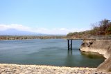 Kondisi Waduk Bajulmati di Banyuwangi, Jawa Timur, Jumat (19/10/2018). Bendungan yang memiliki kapasitas tampung 10 juta m3 dengan luas genangan 91,93 ha dan mampu mengaliri 1.800 hektar lahan pertanian tersebut merupakan salah satu pencapaian empat tahun pemerintahan Jokowi-JK dibidang pembangunan insfrastruktur. Antara Jatim/Budi Candra Setya/ZK