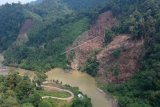 Lokasi bekas pembalakan liar di Taman Nasional Kerinci Seblat (TNKS), Merangin, Jambi, Selasa (2/10). Luas tutupan hutan lindung di sejumlah titik kawasan TNKS telah beralih akibat pembalakan liar dan alih fungsi lahan. ANTARA FOTO/Wahdi Septiawan/kye/18.