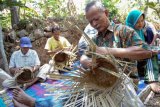 Kerajinan anyaman bambu