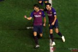 Dua Gol Suarez Menangkan Barcelona