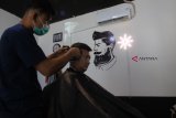 Pelayanan lengkap dan terjangkau di D'Bewok Barbershop