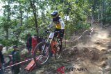 193 peserta ikuti balap sepeda Downhill seri lima