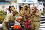 DLH Biak Numfor terima bantuan alat pemotong rumput dari Danamon