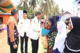 Bupati Tanah Laut H Sukamta membuka temu karya bhakti sosial Pekerja Sosial Masyarakat (PSM) se-Kalsel 2018,  di Desa Gunung Melati, Kecamatan Batu Ampar, Jum'at (23/11).Foto:Antaranews Kalsel/Arianto.