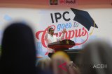 Direktur Utama PT. Pelabuhan Indonesia (Pelindo) II Elvyn G Masassya memberikan kuliah umum pada kegiatan “IPC Goes To Campus” di Gedung AAC Dayan Dawod, Universitas Syiah Kuala, Banda Aceh, Aceh, Kamis (15/11/2018). Program “IPC Goes To Campus” yang digelar PT. Pelindo II (persero) di kota Banda Aceh, Pontianak, Palembang, Tanjung Pandan, Cirebon, Lampung, dan Semarang guna memperkenalkan dunia kemaritiman dan kepelabuhanan di Indonesia kepada generasi penerus bangsa. (Antara Aceh/Irwansyah Putra)