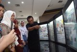 Pelajar mengikuti sosialisasi bahaya narkoba di Aula PT Industri Kereta Api (Inka) Madiun, Jawa Timur, Kamis (15/11/2018).  Sosialisasi yang digelar PT Inka dan diikuti 500 pelajar dari 32 SMA/SMK se-Kota Madiun dimaksudkan untuk mencegah pemakaian narkoba di kalangan pelajar. Antara Jatim/Siswowidodo/ZK.