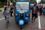 Unjuk rasa Supr Bajaj BBG