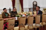 Jokowi beri bonus Rp250 juta kepada Eko Yuli