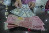 Rupiah melemah karena kembali meningkatnya kasus baru COVID-19