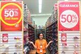 Sehari lagi, diskon hingga 50 persen di Payless OPI Mall