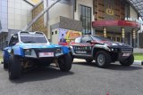 Mobil listrik karya mahasiswa ITS dan Budi Luhur singgahi Padang
