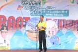 Bupati Tanah Laut H Sukamta membuka Festival Layang-Layang Hias, Pantai Takisung, Minggu (16/12).Foto:Antaranews Kalsel/Arianto.