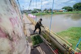 Jembatan Penghubung Antar Kecamatan Rusak