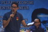 Calon Wakil Presiden nomor urut 02 Sandiaga Salahuddin Uno memaparkan program-programnya saat berdialog bersama pelaku ekonomi dan 