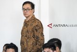 Mantan Direktur Operasional Lippo Group yang juga sebagai Terdakwa kasus suap Billy Sindoro menghadiri sidang perdana kasus suap perizinan Meikarta di Pengadilan Negeri Bandung, Jawa Barat, Rabu (19/12/2018). Billy Sindoro terjerat kasus dugaan suap perizinan proyek pembangunan Meikarta di Kabupaten Bekasi, Jawa Barat. ANTARA JABAR/M Agung Rajasa/agr. 