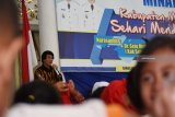 Psikolog Seto Mulyadi yang akrab di sapa Kak Seto memberikan materi saat Workshop Minat Baca di Pendopo Muda Graha Kabupaten Madiun, Jawa Timur, Jumat (14/12/2018). Workshop bertema Kabupaten Madiun Sehari Mendongeng tersebut diikuti 750 orang perserta, terdiri anak TK, murid SD, MI, SMP, MTs, Pendidik, Pejabat, Tim penggerak PKK, Dharma Wanita. Antara Jatim/Siswowidodo/ZK.