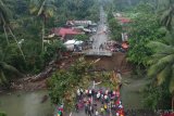 Jembatan Jalan Nasional Ambruk 