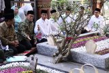 Presiden Ziarah Makam Keluarga Gus Dur 