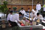 Presiden Ziarah Makam Keluarga Gus Dur 