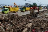 Sampah Sungai Banjir Kanal Timur Semarang 