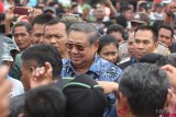 SBY KECAM PENGERUSAKAN AKTRIBUT PARTAINYA