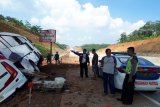 Bus membawa jemaat terguling di tol Batang-Semarang