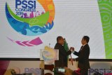 EDY RAHMAYADI MUNDUR SEBAGAI KETUA PSSI