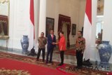 Jokowi terima Liliyana Natsir di Istana Merdeka