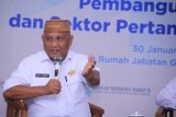 Diskusi Pembangunan SDM dan Sektor Pertanian di Gorontalo, bersama Menteri Pertanian  RI Andi Amran Sulaiman dan Gubernur Gorontalo Rusli Habibie.