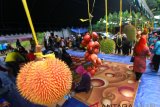 Bermacam macam buah lokal di pamerkan pada Festival Buah Lokal Kalsel di Desa Marajai, Kabupaten Balangan, Kalimantan Selatan,Senin (14/1/2019).Sejumlah buah endemik Kalsel dipamerkan pada Festival Buah Lokal dalam upaya penyelamatan buah-buah endemik yang hampir punah dan memperkenalkan buah langka kepada wisatawan nasional dan internasional. Foto Antaranews Kalsel/Bayu Pratama S/f.