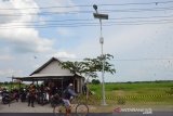 Ministry installs 1,200 solar street lights in E Java