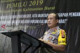 Kapolda Kalbar Irjen Pol Didi Haryono berpidato saat rapat koordinasi pemantapan kesiapan pengamanan Pemilu 2019 di Pontianak, Kamis (21/2/2019). Irjen Pol Didi Haryono menyatakan bahwa sinergitas Polri, TNI serta instansi terkait dalam melaksanakan pengamanan Pemilu 2019 di wilayah Kalimantan Barat akan menciptakan pemilu yang aman dan damai. ANTARA FOTO/Jessica Helena Wuysang