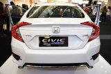 Suasana peluncuran New Honda Civic 1,5 L Turbo di Pakuwon Mall, Surabaya, Jawa Timur, Jumat (22/2/2019). Honda Surabaya Center memperkenalkan model terbaru New Honda Mobilio dan New Civic Turbo dengan tampilan yang lebih sporty dan elegan. Antara Jatim/Zabur Karuru