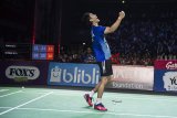 Pebulu tangkis tunggal putra tim Djarum Kudus Shesar Hiren Rhustavito mengekspresikan kemenangan seusai mengalahkan pebulu tangkis tunggal putra tim Musica Trinity Jonatan Christie dalam laga Final Djarum Superliga Badminton 2019 di Sasana Budaya Ganesha (Sabuga), Bandung, Jawa Barat, Minggu (24/2/2019). Shesar Hiren Rhustavito menang atas Jonatan Christie dengan skor 19-21, 25-23, 21-14. ANTARA JABAR/M Agung Rajasa/agr. 
