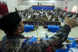 Rektor Istitut Agama Islam Negeri (IAIN) Malikussaleh Dr Hafifuddin menyampaikan paparan bahaya narkoba bagi pendidikan pada sosialisasi Pencegahan dan Penanganan Narkoba kepada kepala desa di Lhokseumawe, Aceh, Selasa (12/3/2019). Sosialisasi untuk 852 kepala desa dari 27 kecamatan di Kabupaten Aceh Utara itu upaya Pemerintah bekerjasama dengan Wacana dan pihak Kepolisian untuk meningkatkan partisipasi aparatur desa melakukan pencegahan dan penanggulangan narkoba di setiap desa. (Antara Aceh/Rahmad)