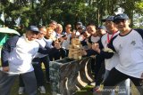 Foto bersama beberapa peserta acara BUMN Human Capital Managemen Great Leader Camp yang semangat mengikuti sesi Team Building (Senam dan Games) di Megamendung, Kabupaten Bogor, Jawa Barat, Selasa (26/3/19).   (Megapolitan.Antaranews.Com/Foto: Istimewa).
