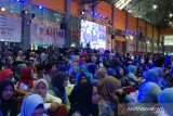 Ribuan pemuda di CCC Makassar teriak 