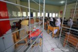 Pelajar mengikuti Ujian Nasional Berbasis Komputer (UNBK) tahun 2019 di SMA Negeri 2 Banjarmasin, Kalimantan Selatan, Senin (1/4/2019).Sebanyak 21.823 siswa dari 188 SMA di Provinsi Kalimantan Selatan mengikuti UNBK yang dilaksanakan serentak di seluruh Indonesia mulai 1,2,4,8 April 2019.Foto Antaranews Kalsel/Bayu Pratama S.