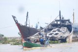 Puluhan kapal mangkrak berpotensi hambat proyek normalisasi Sungai Juwana