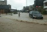 Jalan Trans Sulawesi di Mamuju putus terendam banjir