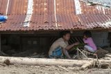 Korban banjir bandang butuh makanan