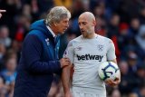 Pablo Zabaleta perpanjang kontrak bek West Ham United