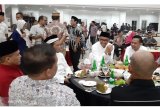 Gubernur Sulawesi Selatan buka puasa bersama unsur pers