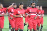 Pesepak bola Madura United menjalani latihan persiapan pertandingan perdana Liga 1 2019 di Stadion Gelora Madura Ratu Pamelingan (SGMRP) Pamekasan, Jawa Timur, Jumat (10/5/2019). Laskar Sape Kerap ditargetkan berkompetisi di  AFC CUP 2020. Antara Jatim/Saiful Bahri/ZK