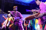 Perserta menunjukan aksi bermain musik patrol pada Festival Patrol Ramadhan di Banyuwangi, Jawa Timur, Sabtu (12/5/2019). Festival seni musik yang identik  sebagai tradisi membangunkan orang sahur itu, diikuti 25 kelompok grup patrol untuk memeriahkan bulan Ramadhan di Banyuwangi. Antara Jatim/Budi Candra Setya/zk.