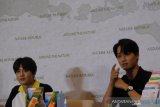 Suho dan Kai EXO menemani pemeran 