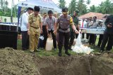 Polisi musnahkan ratusan botol minuman keras di Parigi